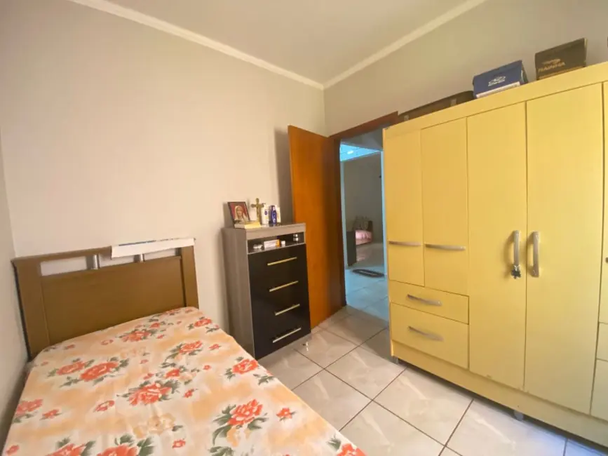 Casa com 2 quartos à venda, 154m2 em Parque Residencial Vale do Sol, Araraquara - SP - imagem 8 Foto 8 de Casa com 2 quartos à venda, 154m2 em Parque Residencial Vale do Sol, Araraquara - SP