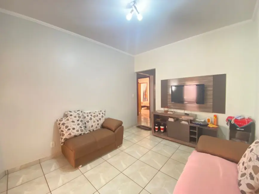 Casa com 2 quartos à venda, 154m2 em Parque Residencial Vale do Sol, Araraquara - SP - imagem 4 Foto 4 de Casa com 2 quartos à venda, 154m2 em Parque Residencial Vale do Sol, Araraquara - SP