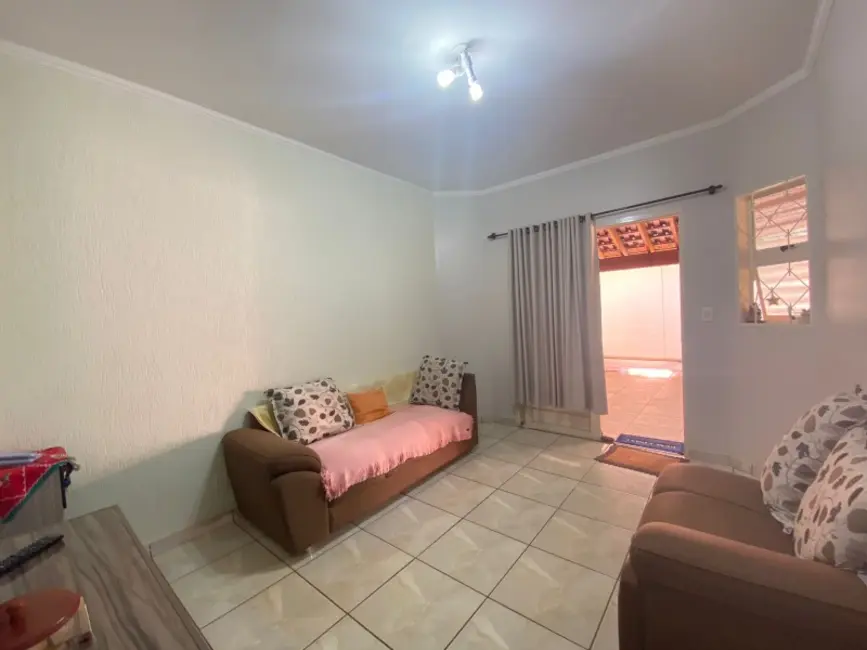 Casa com 2 quartos à venda, 154m2 em Parque Residencial Vale do Sol, Araraquara - SP - imagem 6 Foto 6 de Casa com 2 quartos à venda, 154m2 em Parque Residencial Vale do Sol, Araraquara - SP