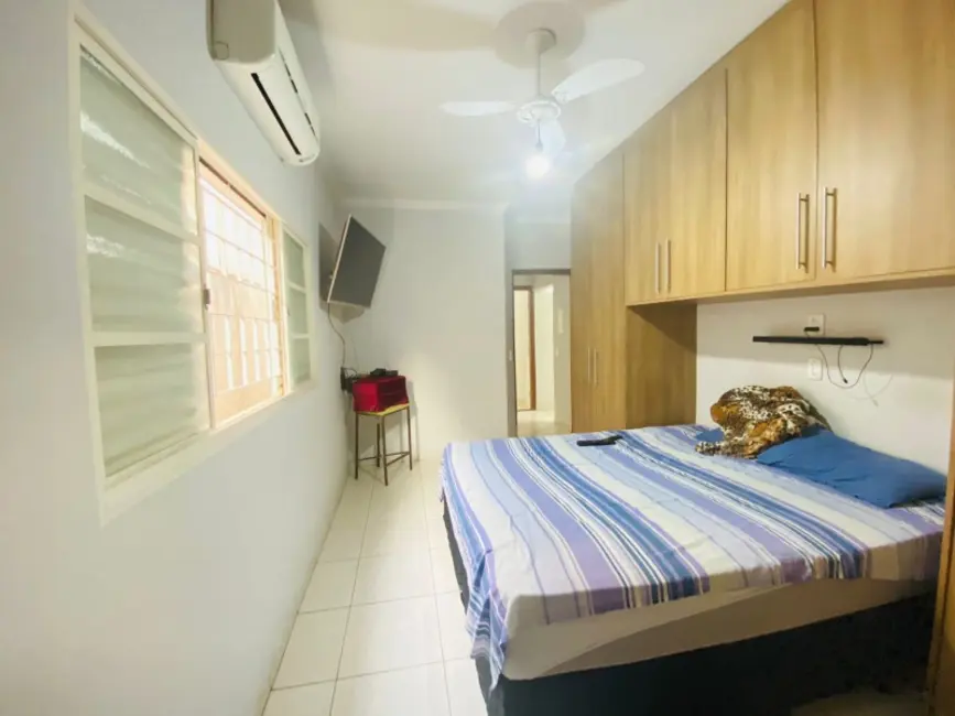Casa com 2 quartos à venda, 192m2 em Jardim do Bosque, Araraquara - SP - imagem 8 Foto 8 de Casa com 2 quartos à venda, 192m2 em Jardim do Bosque, Araraquara - SP