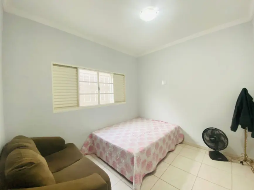 Casa com 2 quartos à venda, 192m2 em Jardim do Bosque, Araraquara - SP - imagem 5 Foto 5 de Casa com 2 quartos à venda, 192m2 em Jardim do Bosque, Araraquara - SP