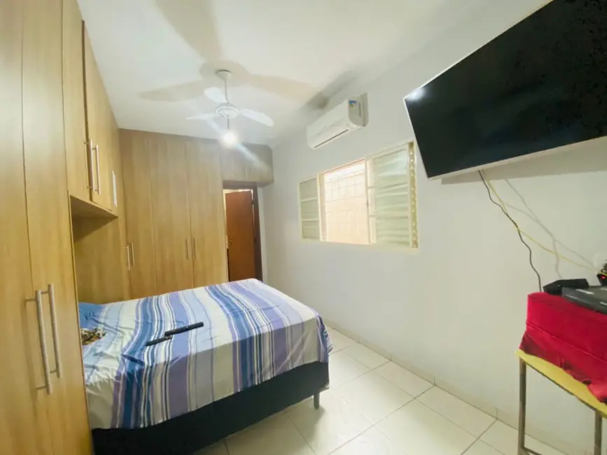 Casa com 2 quartos à venda, 192m2 em Jardim do Bosque, Araraquara - SP - imagem 7 Foto 7 de Casa com 2 quartos à venda, 192m2 em Jardim do Bosque, Araraquara - SP