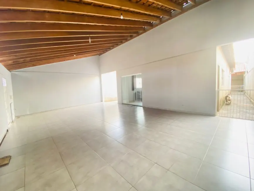 Foto 2 de Casa com 2 quartos à venda, 192m2 em Jardim do Bosque, Araraquara - SP