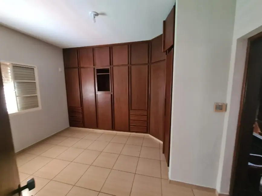 Foto 1 de Casa com 3 quartos à venda, 256m2 em Centro, Araraquara - SP
