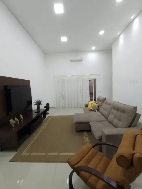 Casa com 3 quartos à venda, 193m2 em Jardim Imperador, Araraquara - SP - imagem 6 Foto 6 de Casa com 3 quartos à venda, 193m2 em Jardim Imperador, Araraquara - SP