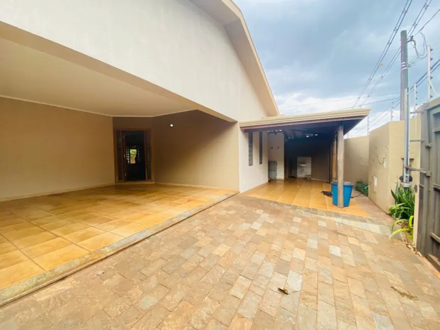 Foto 1 de Casa com 3 quartos à venda, 251m2 em Parque Laranjeiras, Araraquara - SP