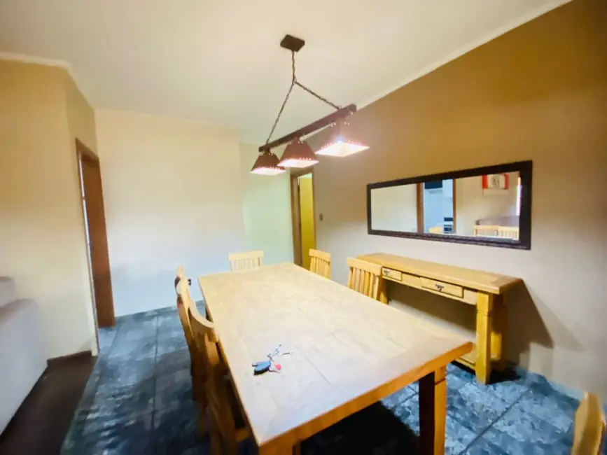 Casa com 3 quartos à venda, 251m2 em Parque Laranjeiras, Araraquara - SP - imagem 7 Foto 7 de Casa com 3 quartos à venda, 251m2 em Parque Laranjeiras, Araraquara - SP