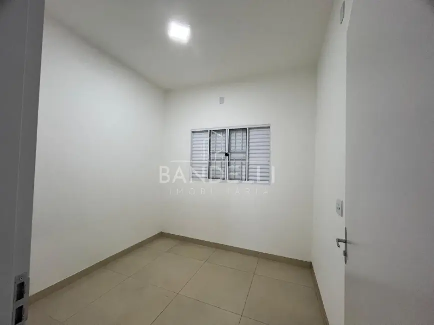 Casa com 2 quartos à venda, 60m2 em Araraquara - SP - imagem 9 Foto 9 de Casa com 2 quartos à venda, 60m2 em Araraquara - SP
