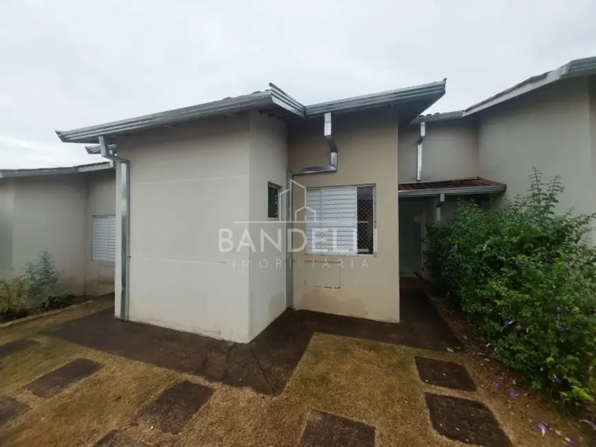 Foto 1 de Casa de Condomínio com 3 quartos para alugar, 84m2 em Araraquara - SP