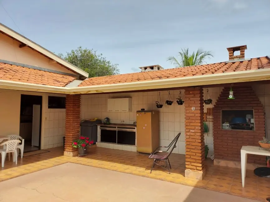 Casa com 3 quartos à venda, 232m2 em Vila Santa Maria (Vila Xavier), Araraquara - SP - imagem 6 Foto 6 de Casa com 3 quartos à venda, 232m2 em Vila Santa Maria (Vila Xavier), Araraquara - SP