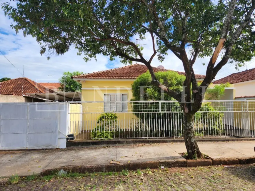 Foto 1 de Casa com 2 quartos para alugar, 166m2 em Centro, Araraquara - SP