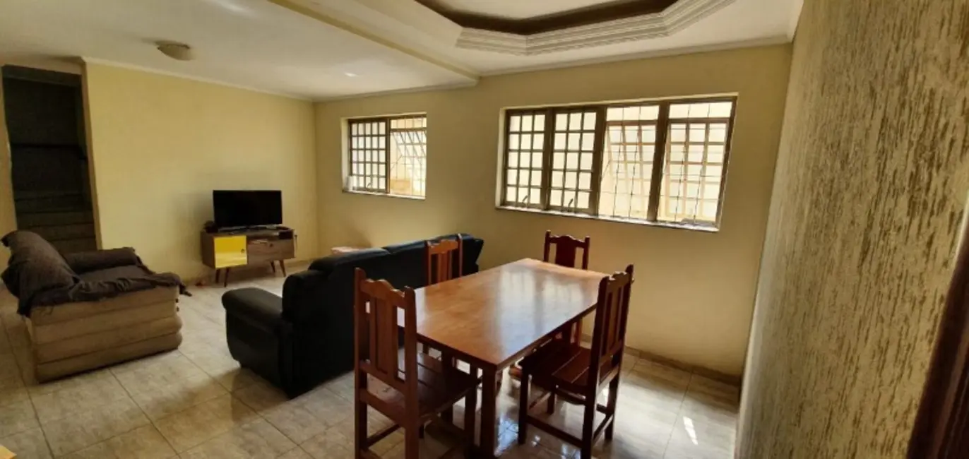 Casa com 3 quartos à venda, 115m2 em Vila Velosa, Araraquara - SP - imagem 8 Foto 8 de Casa com 3 quartos à venda, 115m2 em Vila Velosa, Araraquara - SP