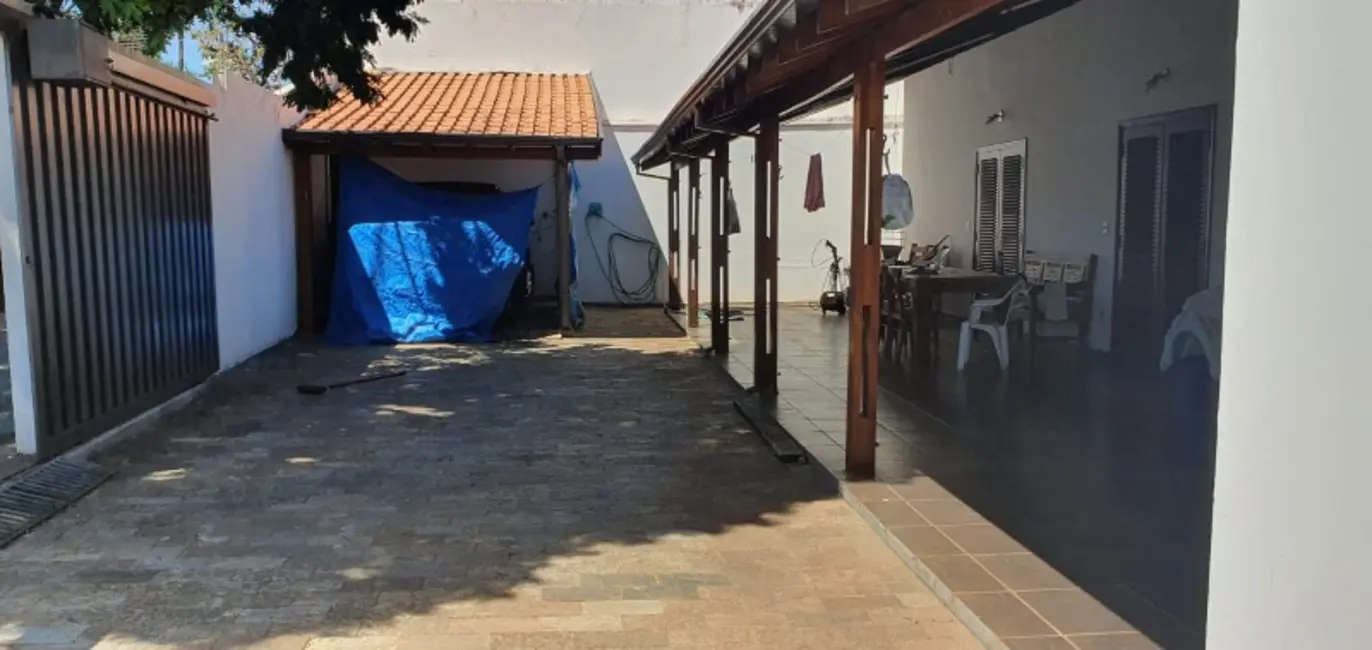 Casa com 2 quartos à venda, 180m2 em Centro, Araraquara - SP - imagem 9 Foto 9 de Casa com 2 quartos à venda, 180m2 em Centro, Araraquara - SP