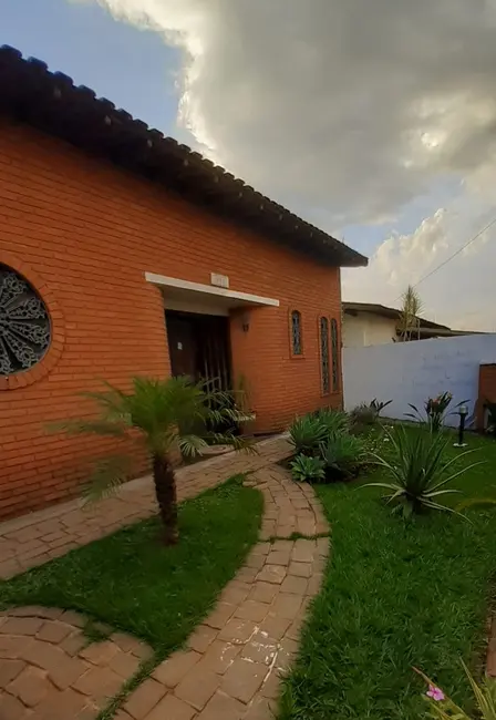 Foto 2 de Casa com 4 quartos à venda e para alugar, 234m2 em Vila José Bonifácio, Araraquara - SP