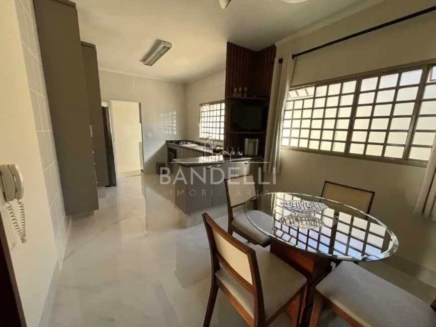Casa com 3 quartos à venda, 239m2 em Araraquara - SP - imagem 6 Foto 6 de Casa com 3 quartos à venda, 239m2 em Araraquara - SP