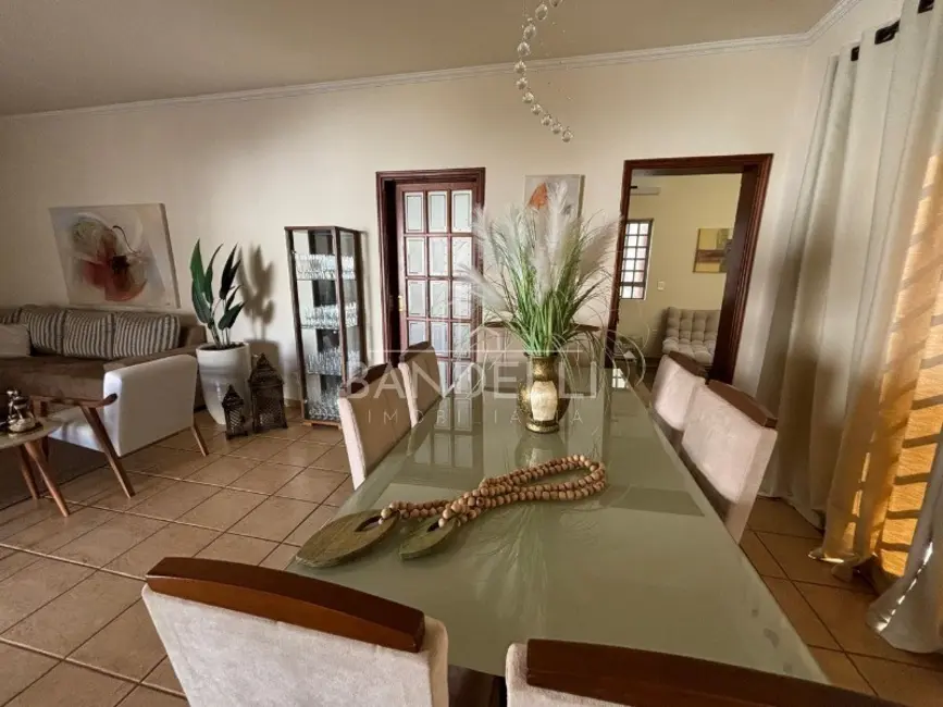Casa com 3 quartos à venda, 239m2 em Araraquara - SP - imagem 8 Foto 8 de Casa com 3 quartos à venda, 239m2 em Araraquara - SP