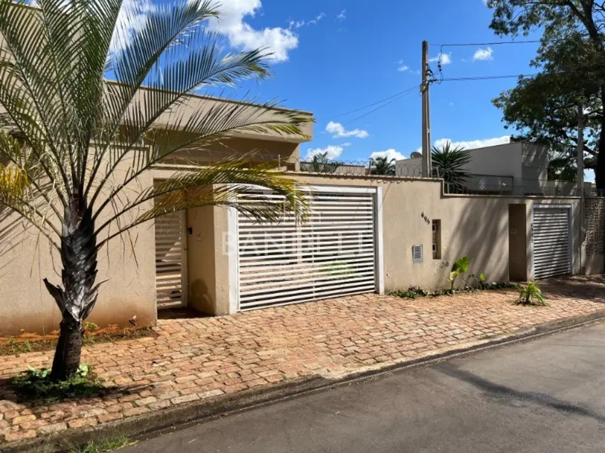Casa com 3 quartos à venda, 129m2 em Vila Velosa, Araraquara - SP - imagem 3 Foto 3 de Casa com 3 quartos à venda, 129m2 em Vila Velosa, Araraquara - SP