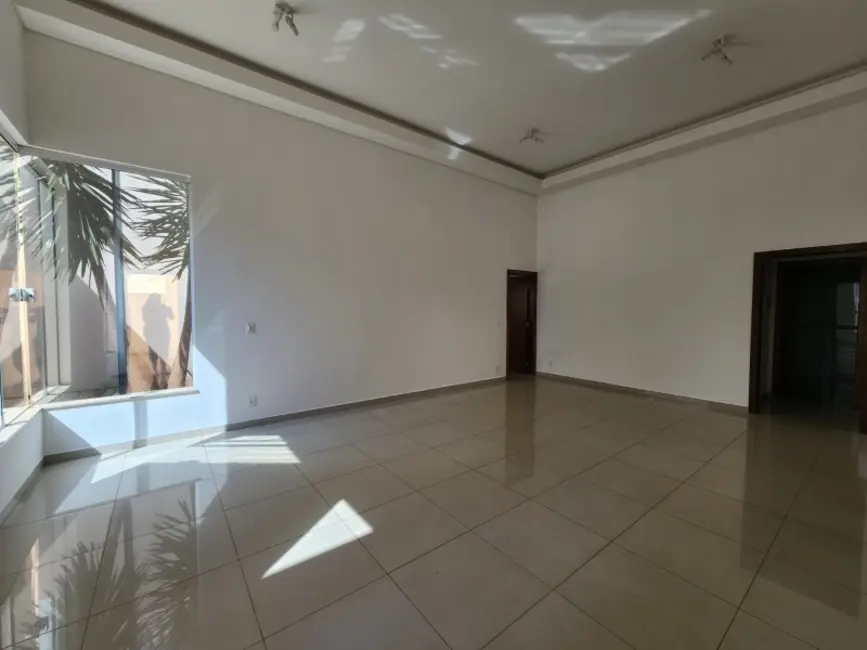 Casa com 3 quartos à venda, 276m2 em Vila Velosa, Araraquara - SP - imagem 4 Foto 4 de Casa com 3 quartos à venda, 276m2 em Vila Velosa, Araraquara - SP