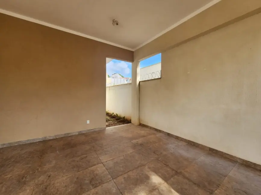 Casa com 3 quartos à venda, 276m2 em Vila Velosa, Araraquara - SP - imagem 2 Foto 2 de Casa com 3 quartos à venda, 276m2 em Vila Velosa, Araraquara - SP