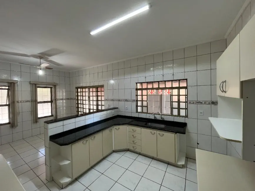 Casa com 3 quartos à venda, 194m2 em Vila Xavier (Vila Xavier), Araraquara - SP - imagem 9 Foto 9 de Casa com 3 quartos à venda, 194m2 em Vila Xavier (Vila Xavier), Araraquara - SP