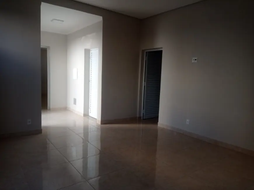 Sala Comercial à venda, 158m2 em Centro, Araraquara - SP - imagem 4 Foto 4 de Sala Comercial à venda, 158m2 em Centro, Araraquara - SP