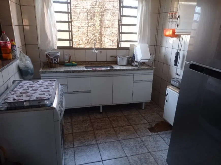 Casa com 3 quartos à venda, 140m2 em Jardim Roberto Selmi Dei, Araraquara - SP - imagem 8 Foto 8 de Casa com 3 quartos à venda, 140m2 em Jardim Roberto Selmi Dei, Araraquara - SP