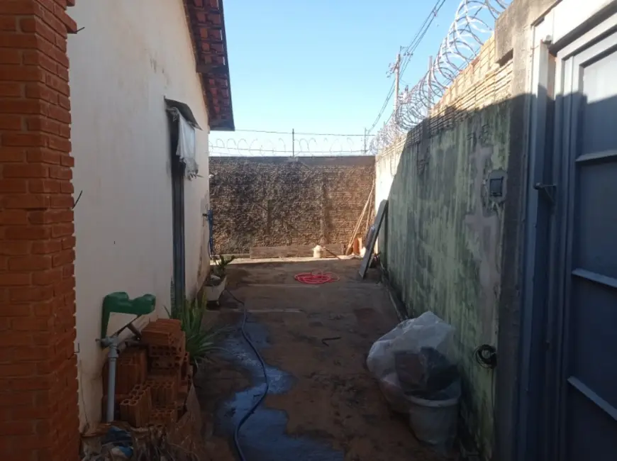 Casa com 3 quartos à venda, 140m2 em Jardim Roberto Selmi Dei, Araraquara - SP - imagem 4 Foto 4 de Casa com 3 quartos à venda, 140m2 em Jardim Roberto Selmi Dei, Araraquara - SP