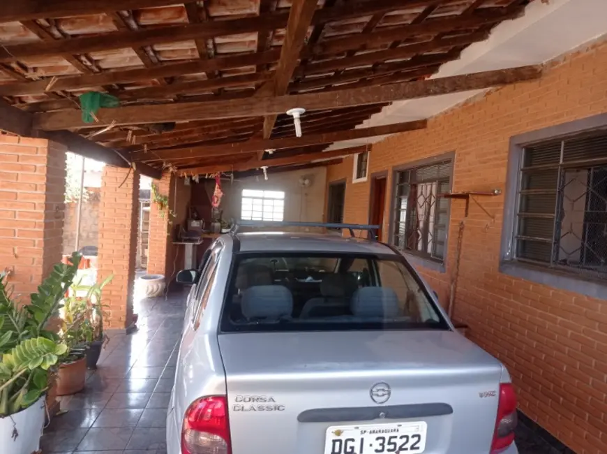 Casa com 3 quartos à venda, 140m2 em Jardim Roberto Selmi Dei, Araraquara - SP - imagem 3 Foto 3 de Casa com 3 quartos à venda, 140m2 em Jardim Roberto Selmi Dei, Araraquara - SP