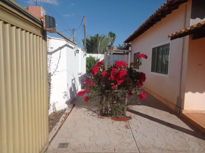 Casa com 2 quartos à venda, 282m2 em Residencial Cambuy, Araraquara - SP - imagem 3 Foto 3 de Casa com 2 quartos à venda, 282m2 em Residencial Cambuy, Araraquara - SP