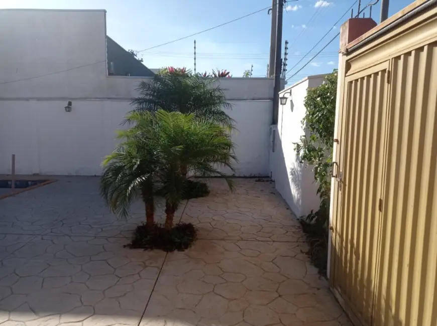 Casa com 2 quartos à venda, 282m2 em Residencial Cambuy, Araraquara - SP - imagem 4 Foto 4 de Casa com 2 quartos à venda, 282m2 em Residencial Cambuy, Araraquara - SP
