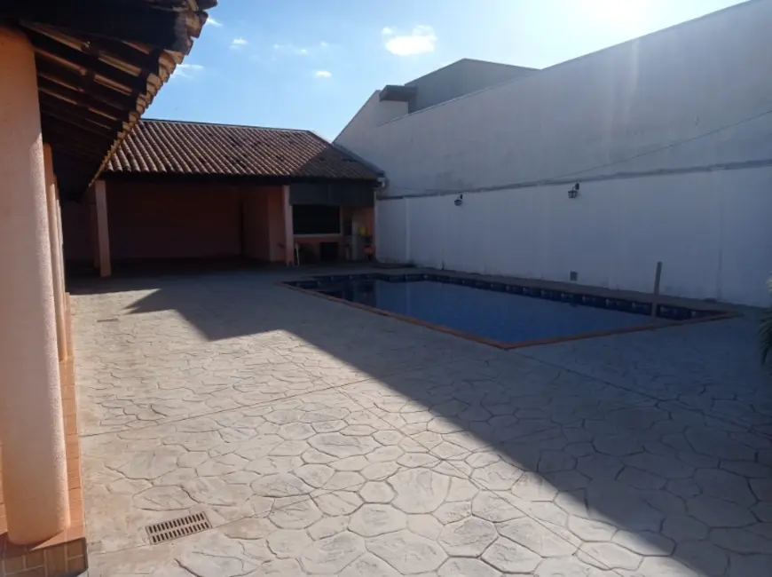 Casa com 2 quartos à venda, 282m2 em Residencial Cambuy, Araraquara - SP - imagem 2 Foto 2 de Casa com 2 quartos à venda, 282m2 em Residencial Cambuy, Araraquara - SP