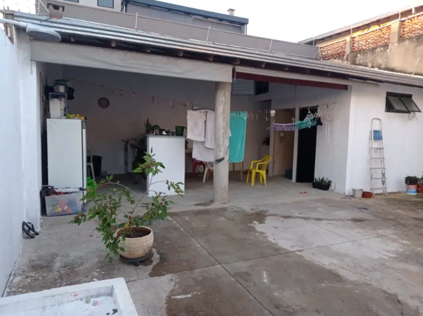 Casa com 3 quartos à venda, 196m2 em Residencial Cambuy, Araraquara - SP - imagem 4 Foto 4 de Casa com 3 quartos à venda, 196m2 em Residencial Cambuy, Araraquara - SP