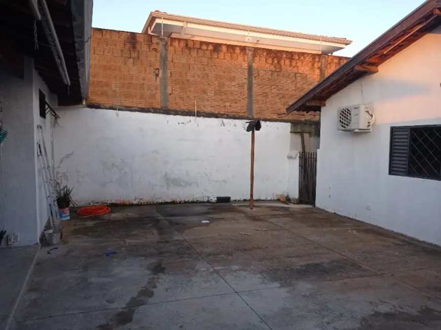 Casa com 3 quartos à venda, 196m2 em Residencial Cambuy, Araraquara - SP - imagem 5 Foto 5 de Casa com 3 quartos à venda, 196m2 em Residencial Cambuy, Araraquara - SP