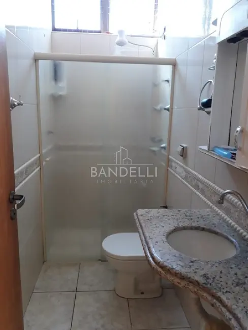 Sala Comercial com 4 quartos para alugar, 215m2 em Vila Harmonia, Araraquara - SP - imagem 6 Foto 6 de Sala Comercial com 4 quartos para alugar, 215m2 em Vila Harmonia, Araraquara - SP