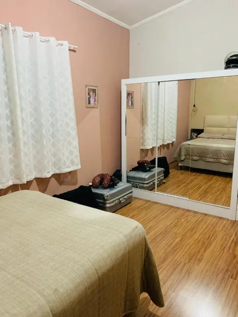 Casa com 1 quarto à venda, 98m2 em Jardim Arco-Íris, Araraquara - SP - imagem 9 Foto 9 de Casa com 1 quarto à venda, 98m2 em Jardim Arco-Íris, Araraquara - SP