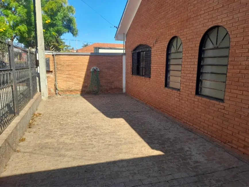 Foto 2 de Casa com 4 quartos à venda, 302m2 em Araraquara - SP