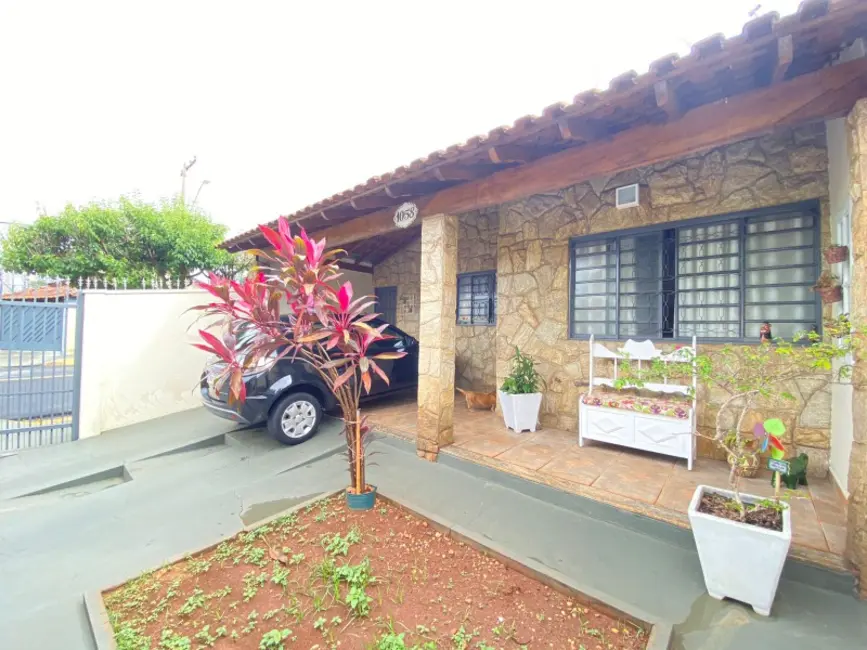 Casa com 2 quartos à venda, 100m2 em Jardim Eliana, Araraquara - SP - imagem 1 Foto 1 de Casa com 2 quartos à venda, 100m2 em Jardim Eliana, Araraquara - SP