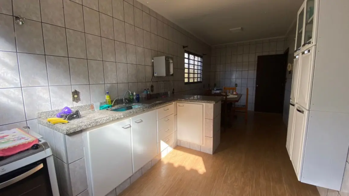 Casa com 2 quartos à venda, 123m2 em Jardim Santa Angelina, Araraquara - SP - imagem 4 Foto 4 de Casa com 2 quartos à venda, 123m2 em Jardim Santa Angelina, Araraquara - SP