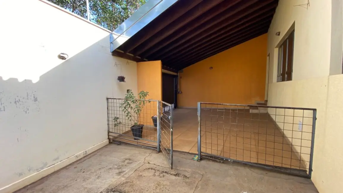 Casa com 2 quartos à venda, 123m2 em Jardim Santa Angelina, Araraquara - SP - imagem 2 Foto 2 de Casa com 2 quartos à venda, 123m2 em Jardim Santa Angelina, Araraquara - SP