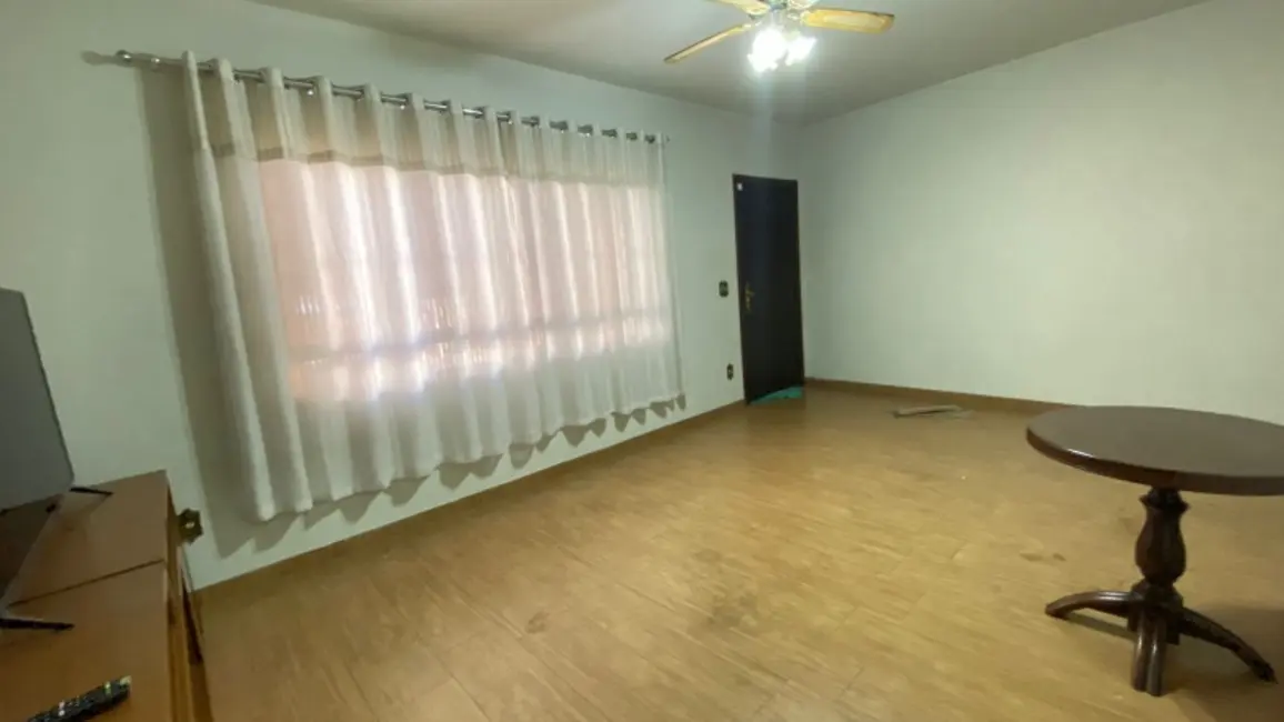Casa com 2 quartos à venda, 123m2 em Jardim Santa Angelina, Araraquara - SP - imagem 8 Foto 8 de Casa com 2 quartos à venda, 123m2 em Jardim Santa Angelina, Araraquara - SP