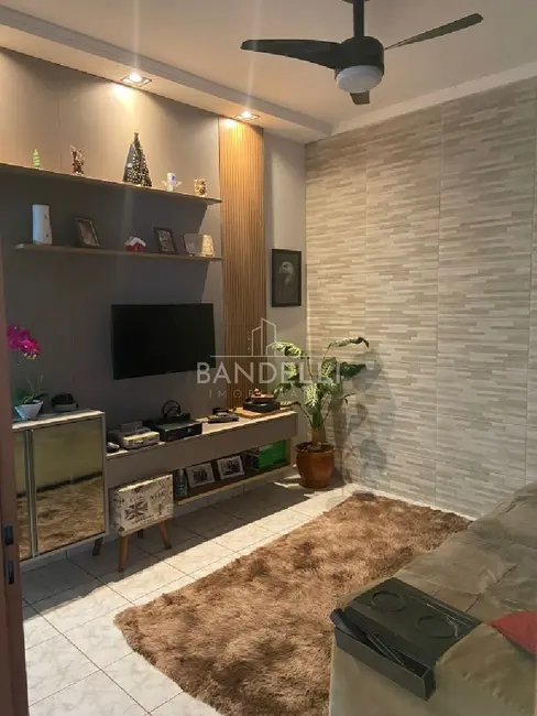 Casa com 2 quartos à venda, 87m2 em Parque Residencial Vale do Sol, Araraquara - SP - imagem 4 Foto 4 de Casa com 2 quartos à venda, 87m2 em Parque Residencial Vale do Sol, Araraquara - SP