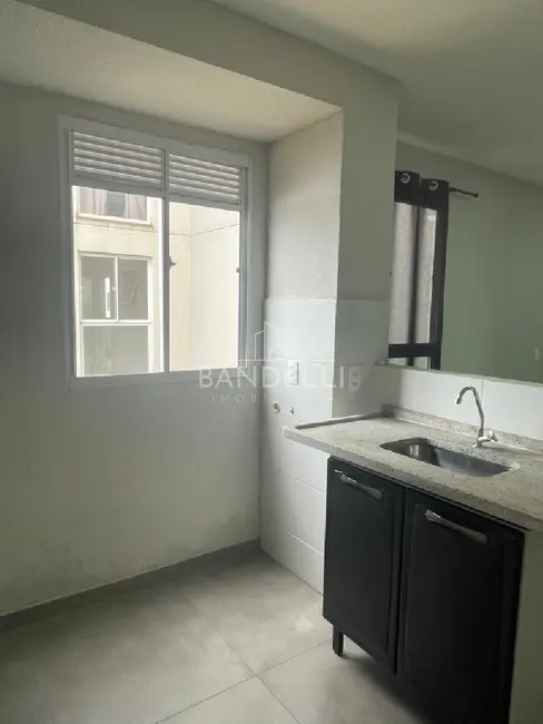 Foto 4 de Apartamento com 2 quartos para alugar, 40m2 em Jardim Brasília (Vila Xavier), Araraquara - SP