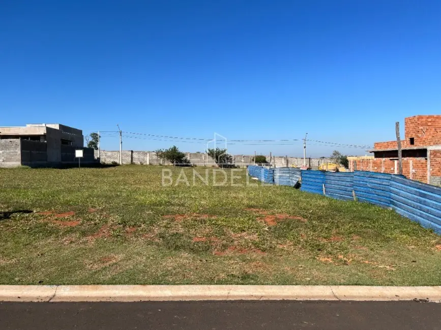 Foto 2 de Terreno / Lote à venda, 320m2 em Araraquara - SP