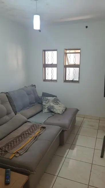 Casa com 2 quartos à venda, 136m2 em Jardim Uirapuru, Araraquara - SP - imagem 8 Foto 8 de Casa com 2 quartos à venda, 136m2 em Jardim Uirapuru, Araraquara - SP