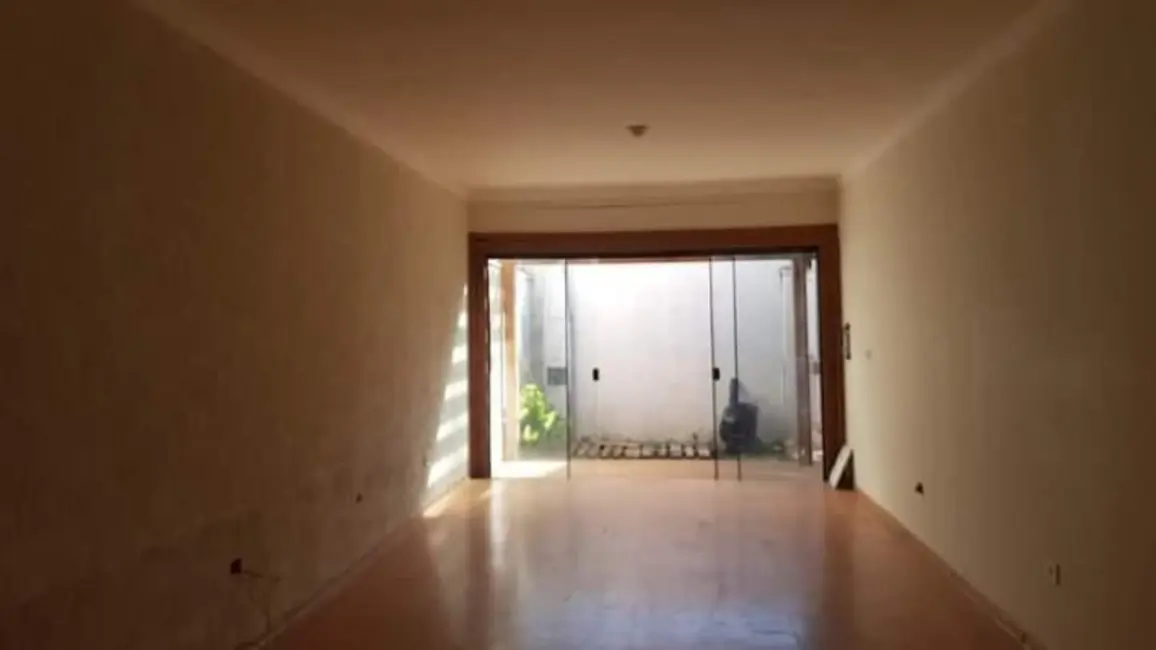 Casa com 3 quartos à venda, 159m2 em Jardim Boa Vista, Araraquara - SP - imagem 5 Foto 5 de Casa com 3 quartos à venda, 159m2 em Jardim Boa Vista, Araraquara - SP