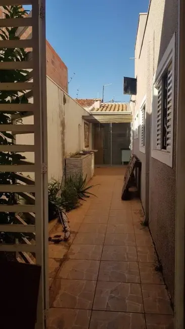 Casa com 3 quartos à venda, 159m2 em Jardim Boa Vista, Araraquara - SP - imagem 3 Foto 3 de Casa com 3 quartos à venda, 159m2 em Jardim Boa Vista, Araraquara - SP
