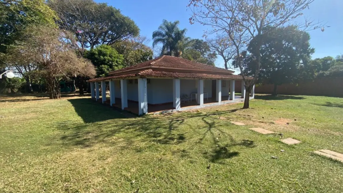 Chácara com 2 quartos à venda, 346m2 em Jardim Zavanella, Araraquara - SP - imagem 4 Foto 4 de Chácara com 2 quartos à venda, 346m2 em Jardim Zavanella, Araraquara - SP