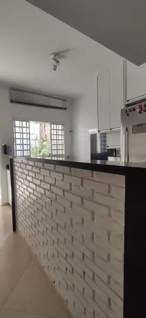 Casa com 2 quartos à venda, 168m2 em Parque Igaçaba, Araraquara - SP - imagem 7 Foto 7 de Casa com 2 quartos à venda, 168m2 em Parque Igaçaba, Araraquara - SP