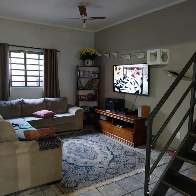 Casa com 3 quartos à venda, 138m2 em Vila Furlan, Araraquara - SP - imagem 6 Foto 6 de Casa com 3 quartos à venda, 138m2 em Vila Furlan, Araraquara - SP