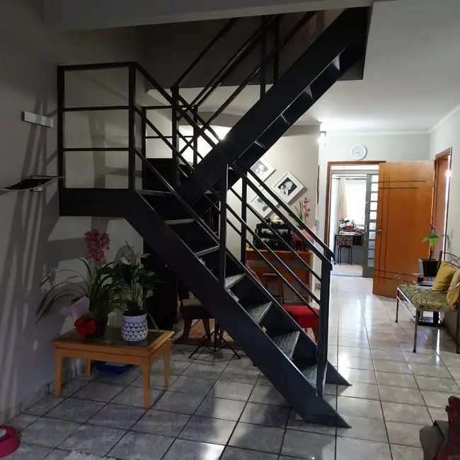 Casa com 3 quartos à venda, 138m2 em Vila Furlan, Araraquara - SP - imagem 4 Foto 4 de Casa com 3 quartos à venda, 138m2 em Vila Furlan, Araraquara - SP